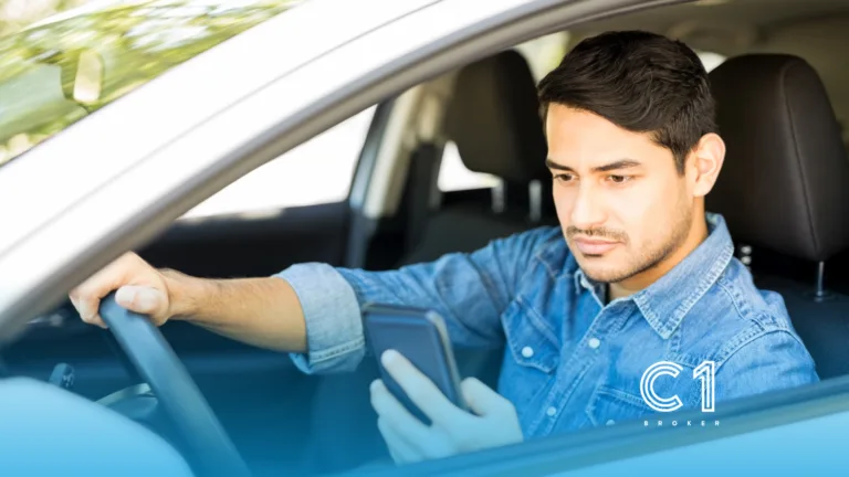 Telefon_Führerschein_ID_Digitale_Versicherung_C1 Makler