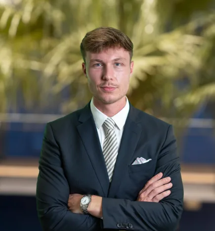 Maximilian Wichels - IHK geprüfter Versicherungsfachmann - Vorsorgespezialist - Leiter Vertrieb - C1 Broker Portugal - C1 Broker Team