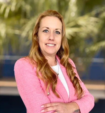 Donna Smith - Administrative - Team Portugal - C1 Broker