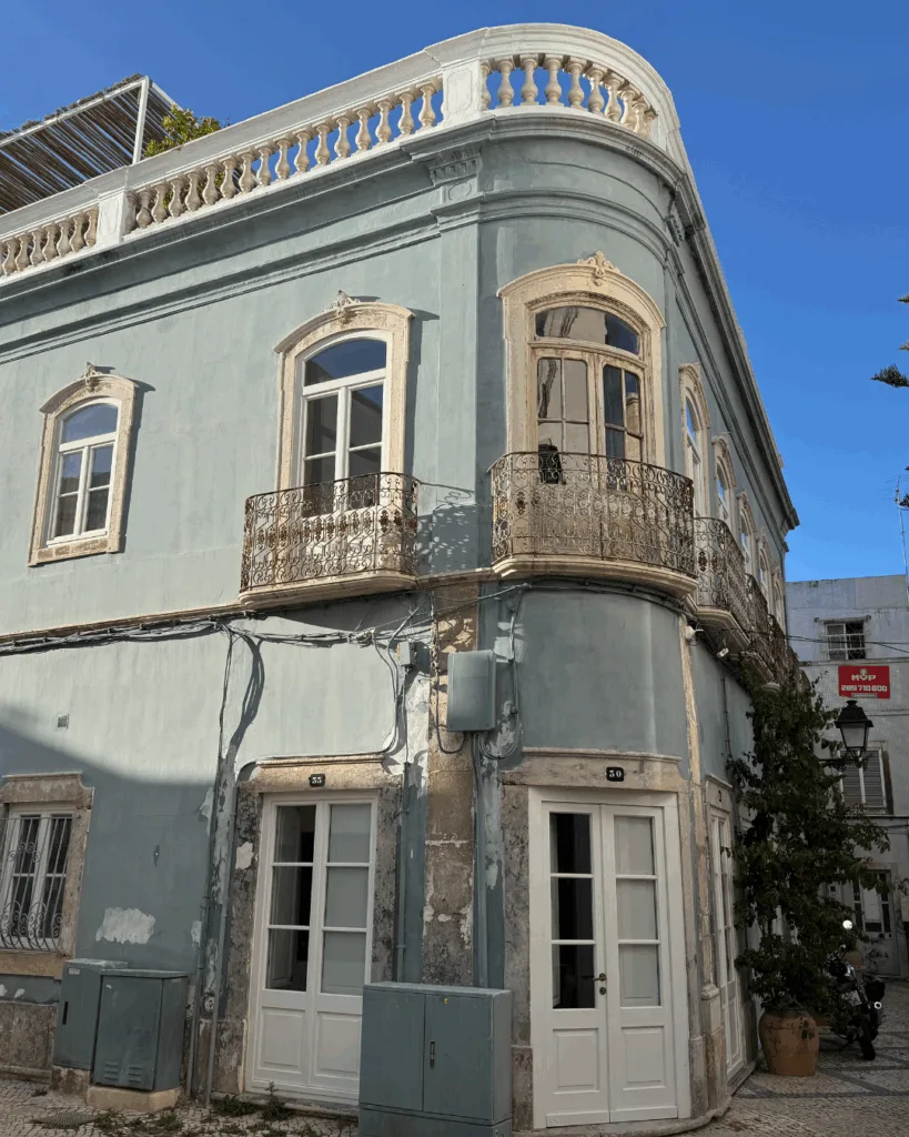 Assurance Spéciale pour Villas de Luxe & Œuvres d’Art à Olhão - c1 broker