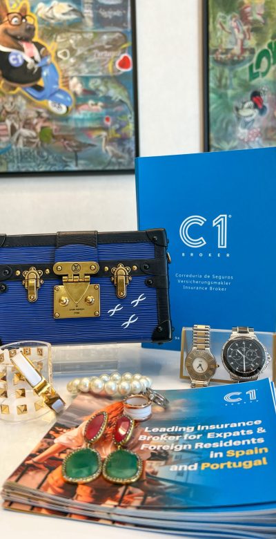 C1-Broker-insures-luxury-bags-Luxury-Insurance-Spain-scaled.jpg